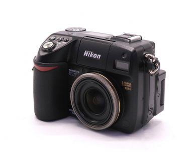 Компактная цифровая фотокамера Nikon Coolpix E8400