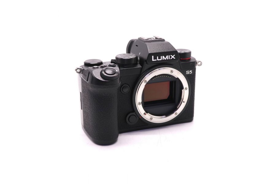 Panasonic Lumix DC-S5 body в упаковке (пробег 12040 кадров)
