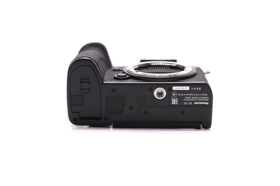 Panasonic Lumix DC-S5 body в упаковке (пробег 12040 кадров)