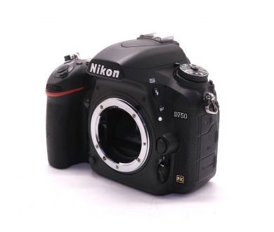 Nikon D750 body в упаковке (пробег 1910 кадров)