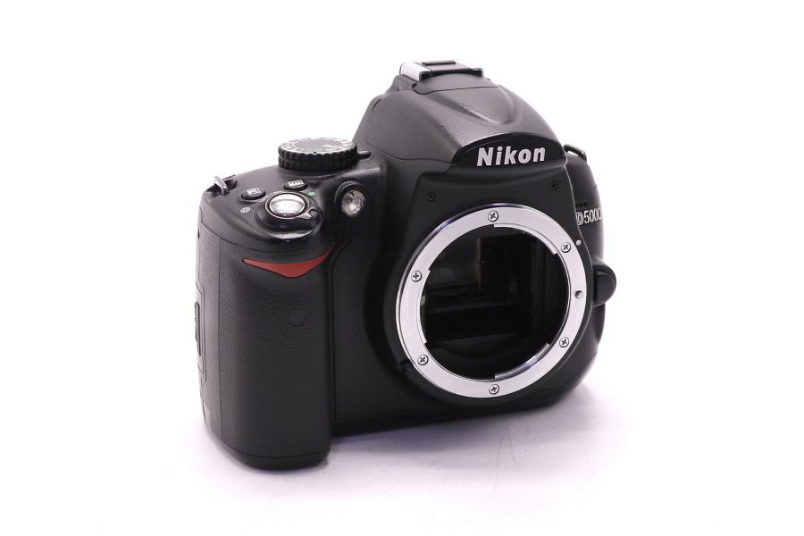 Фотокамера Nikon D5000 body (пробег 14390 кадров)