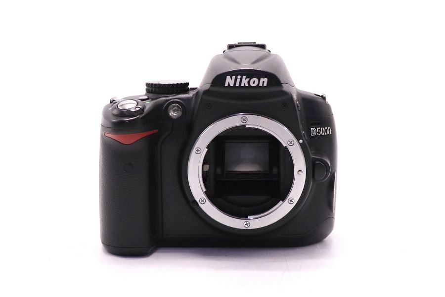 Фотокамера Nikon D5000 body (пробег 14390 кадров)