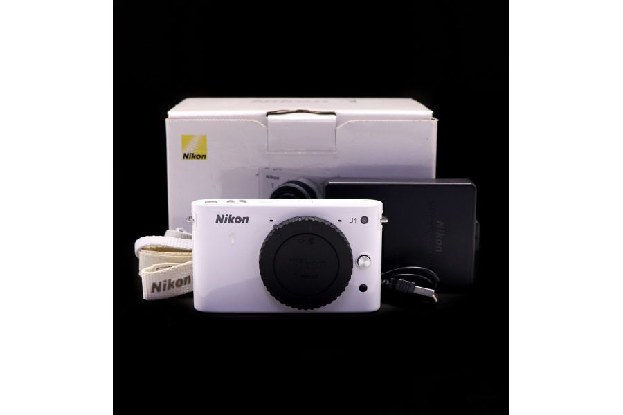 Nikon 1 J1 body в упаковке (пробег 5760 кадров)