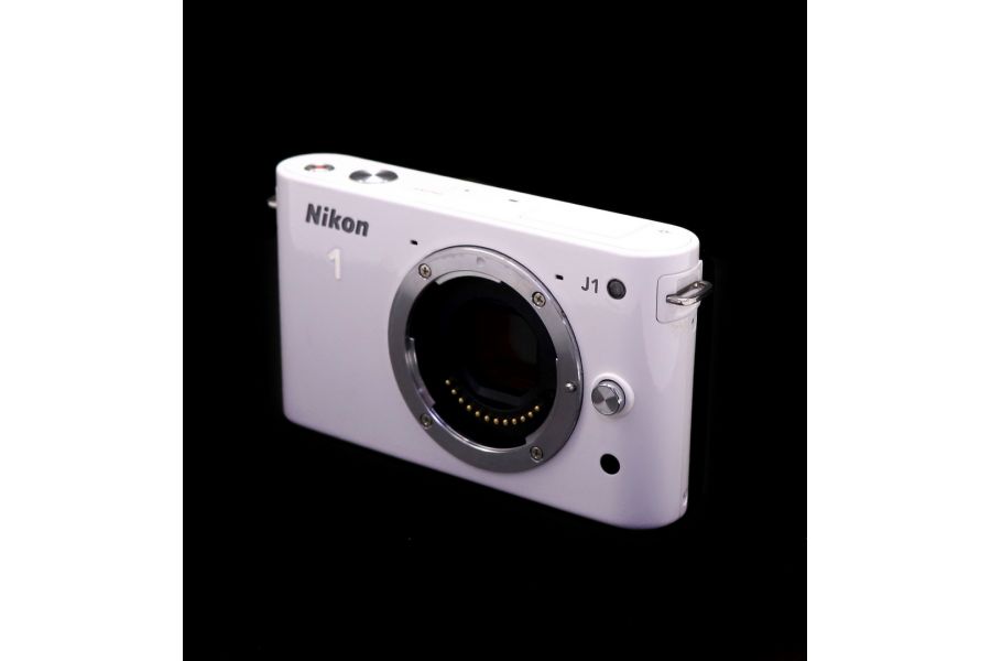 Nikon 1 J1 body в упаковке (пробег 5760 кадров)