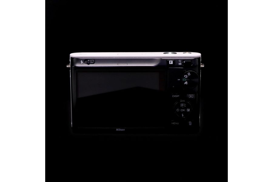 Nikon 1 J1 body в упаковке (пробег 5760 кадров)