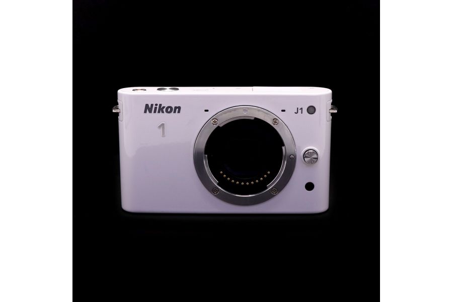 Nikon 1 J1 body в упаковке (пробег 5760 кадров)