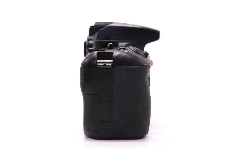 Nikon D3500 body (пробег 147650 кадров)
