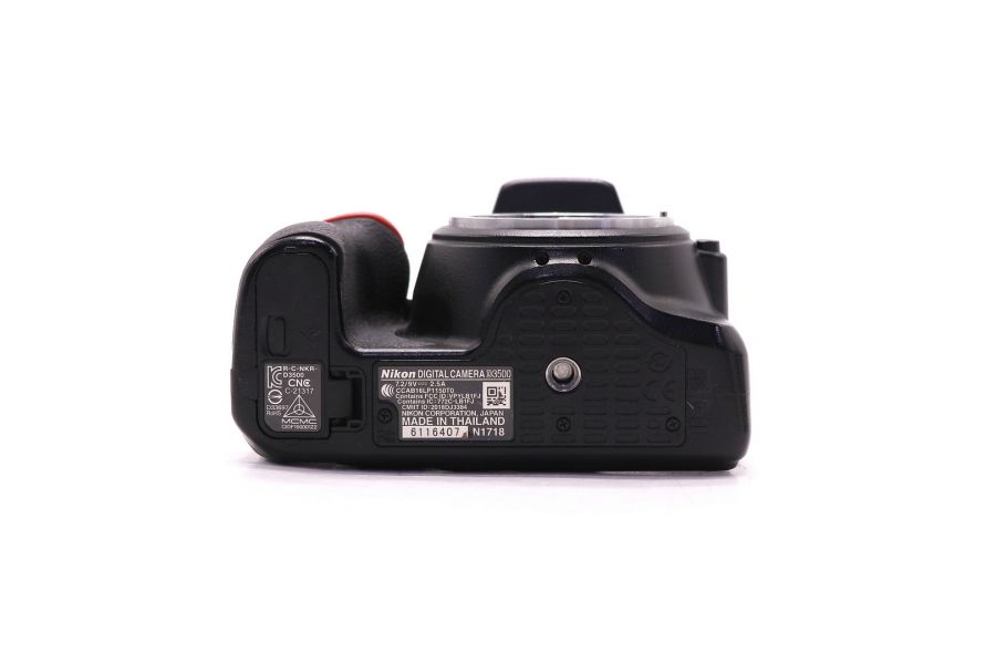 Nikon D3500 body (пробег 147650 кадров)