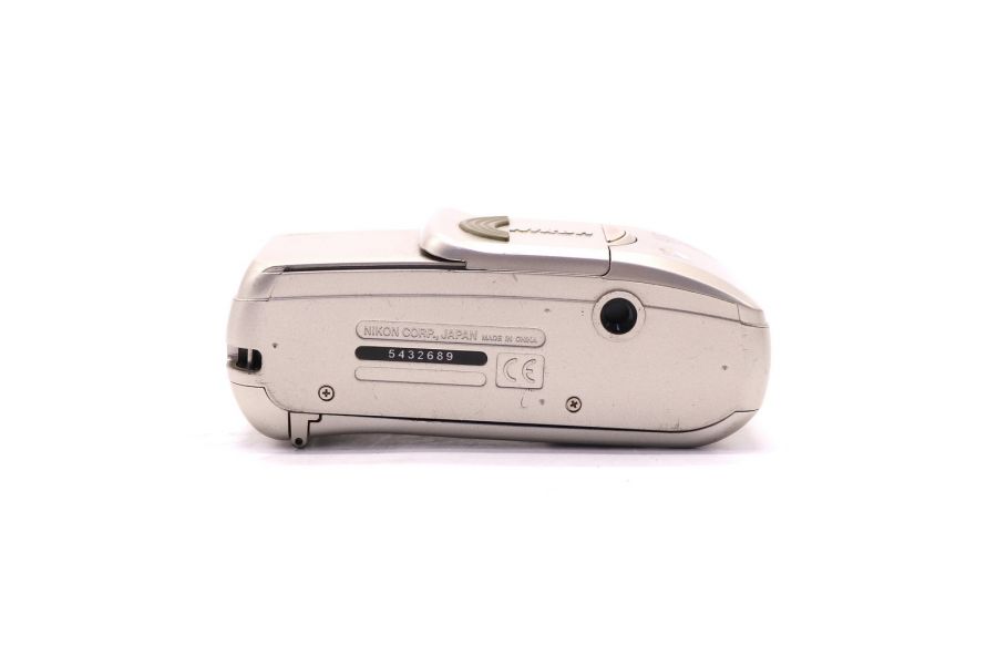 Компактная камера Nikon Lite Touch Zoom 70W AF