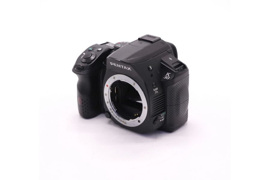 Pentax K30 body в упаковке (пробег 17930 кадров)