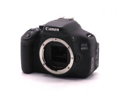 Canon EOS 600D body (пробег 9500 кадров)