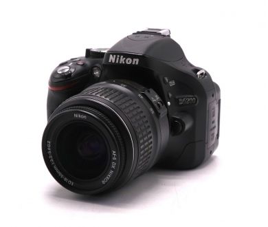 Фотокамера Nikon D5200 kit (пробег 25000 кадров)