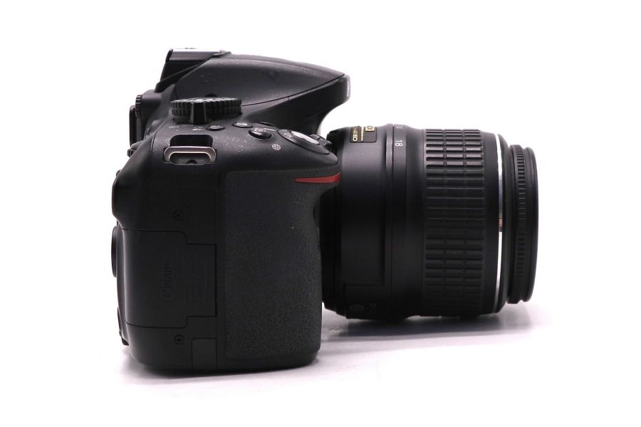 Фотокамера Nikon D5200 kit (пробег 25000 кадров)