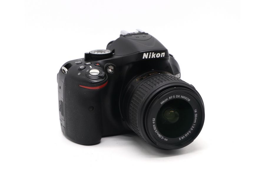 Фотокамера Nikon D5200 kit (пробег 22165 кадров)