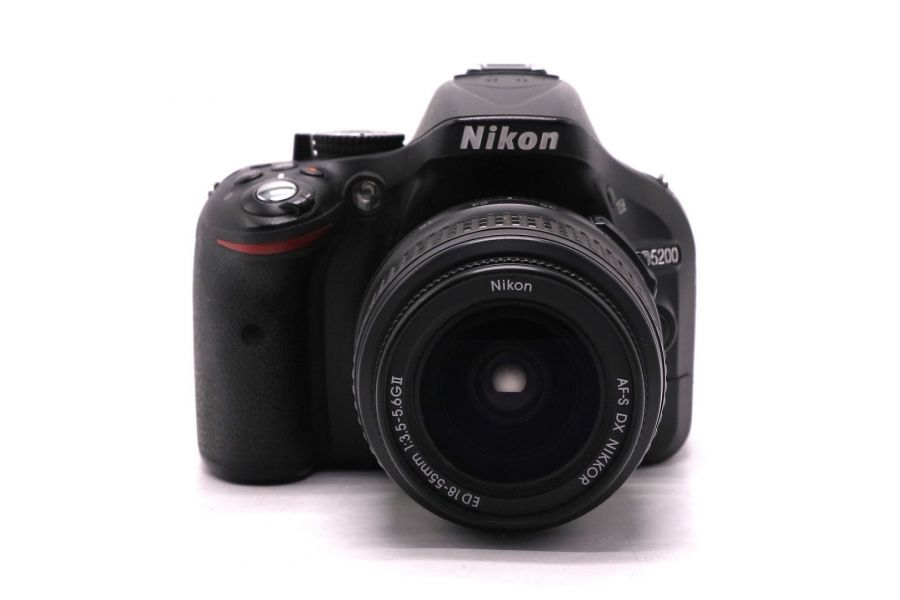 Фотокамера Nikon D5200 kit (пробег 25000 кадров)