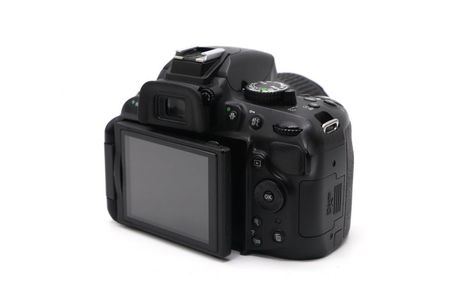 Фотокамера Nikon D5200 kit (пробег 22165 кадров)