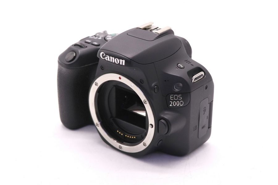 Canon EOS 200D body в упаковке (пробеге 8375 кадров)