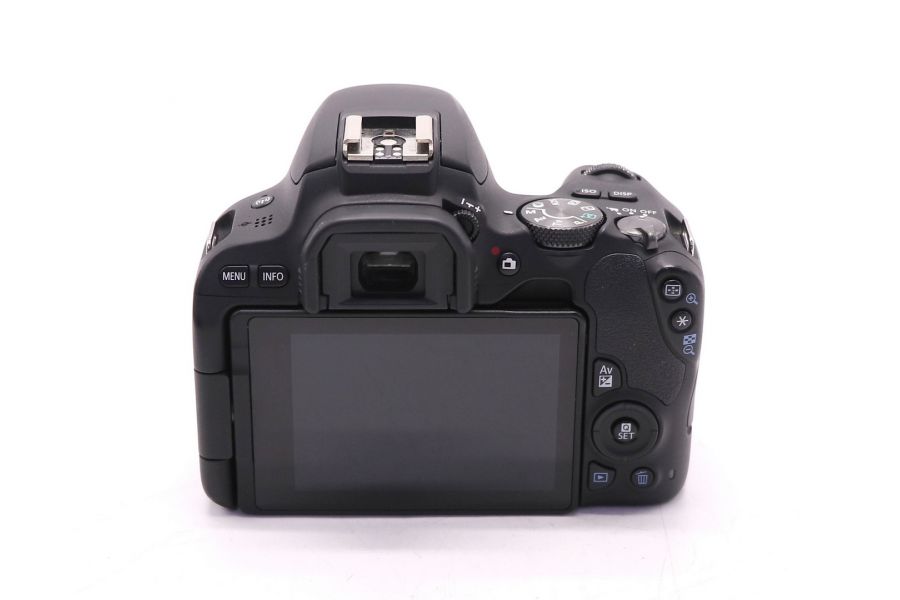 Canon EOS 200D body в упаковке (пробеге 8375 кадров)