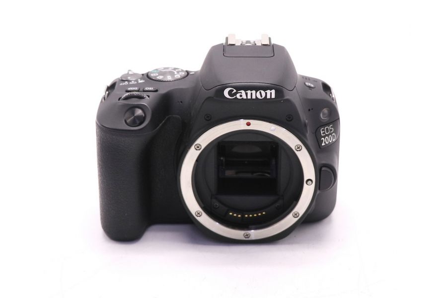 Canon EOS 200D body в упаковке (пробеге 8375 кадров)