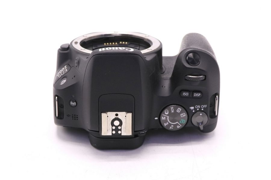 Canon EOS 200D body в упаковке (пробеге 8375 кадров)