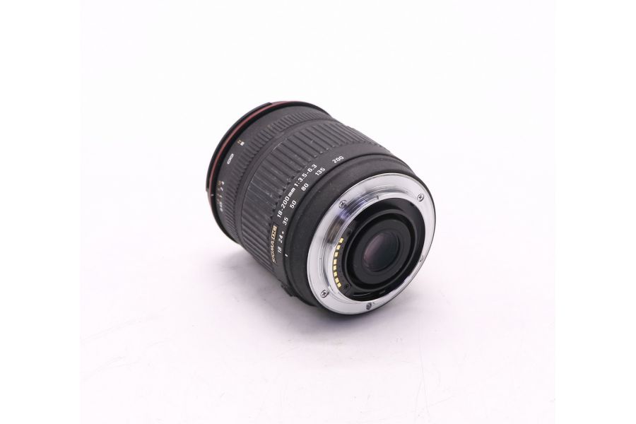 Sigma AF 18-200mm f/3.5-6.3 DC для Sony A