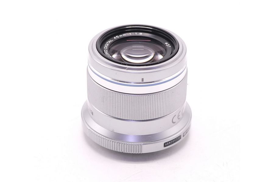 Объектив Olympus Zuiko Digital 45mm F1.8 в упаковке