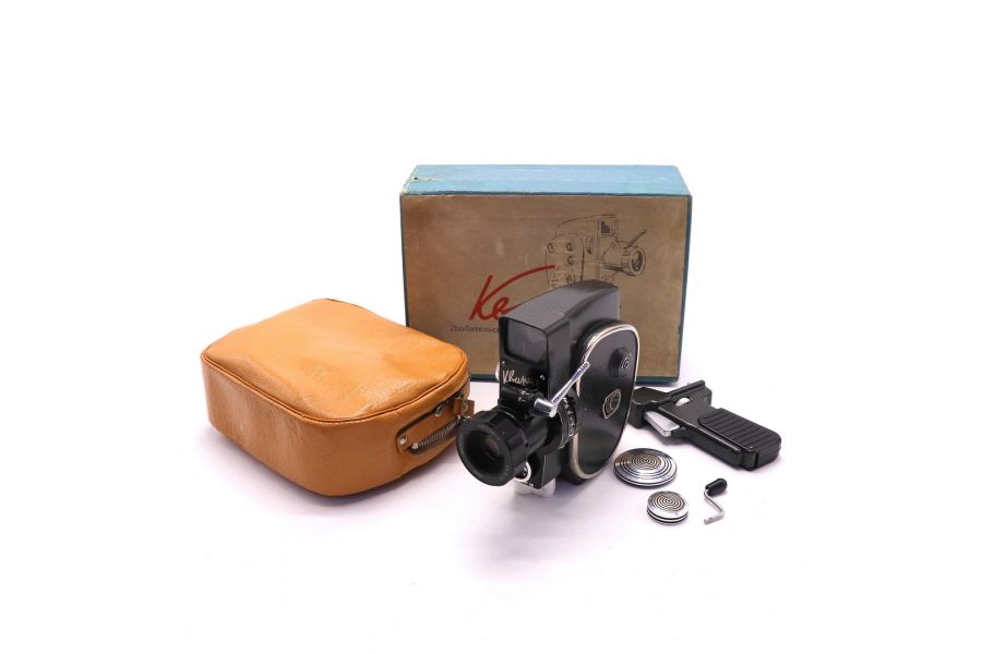 Кинокамера Кварц 3 в упаковке (СССР, 1963г.)