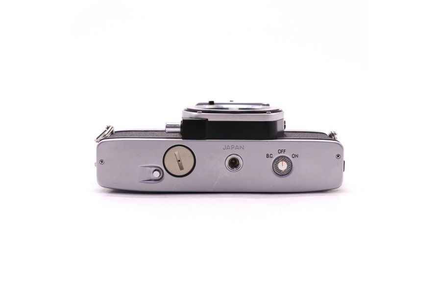 Японская 35-мм фотокамера Minolta SRT 100X body