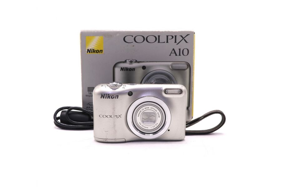 Компактная камера Nikon Coolpix A10 в упаковке 