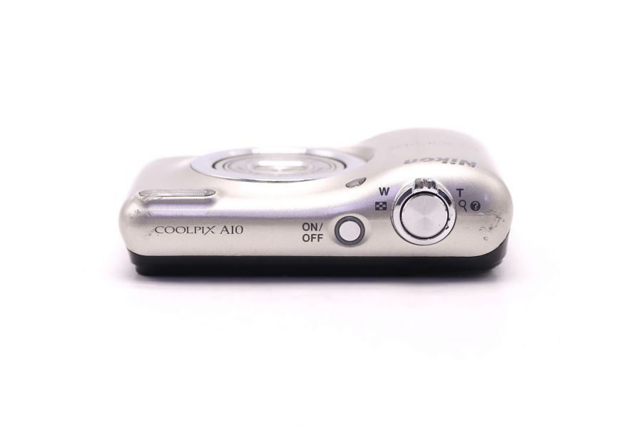 Компактная камера Nikon Coolpix A10 в упаковке 