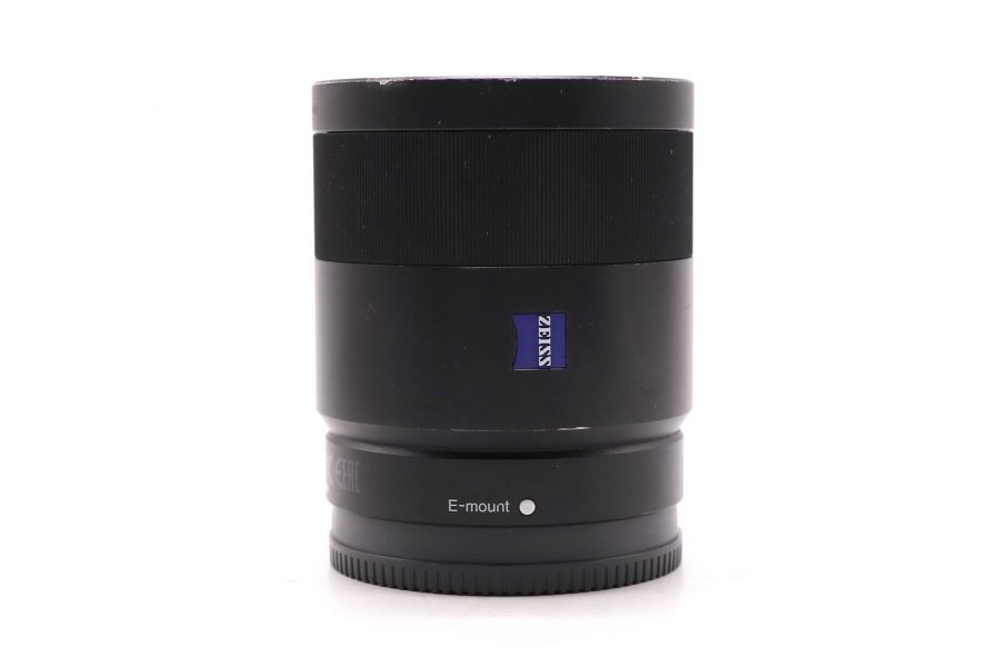 Объектив Sony Sonnar T* FE 55mm F1.8 ZA в упаковке