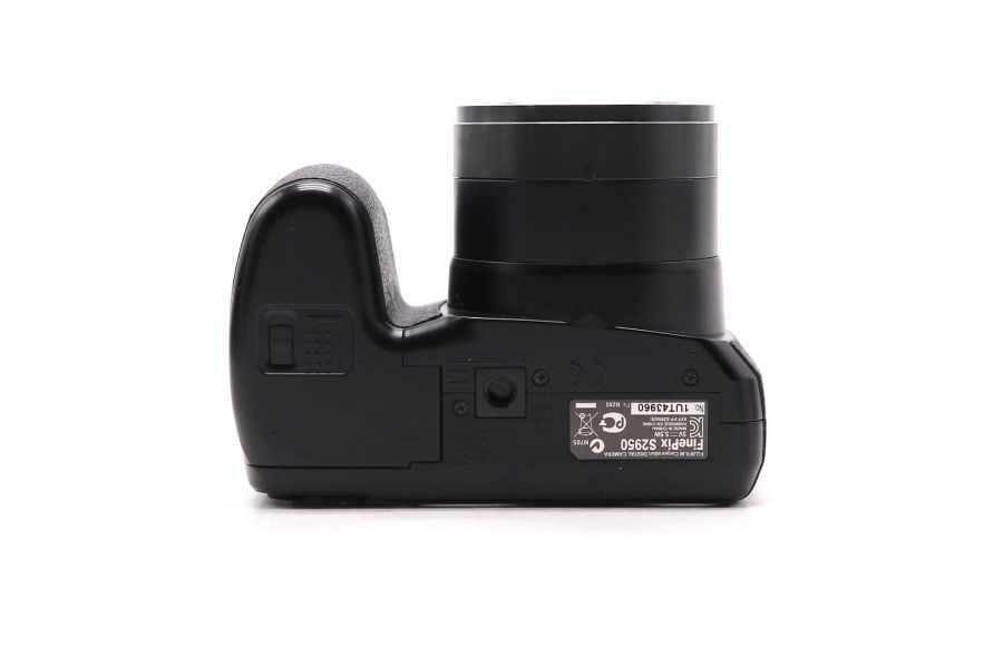 Компактная фотокамера Fujifilm FinePix S2950