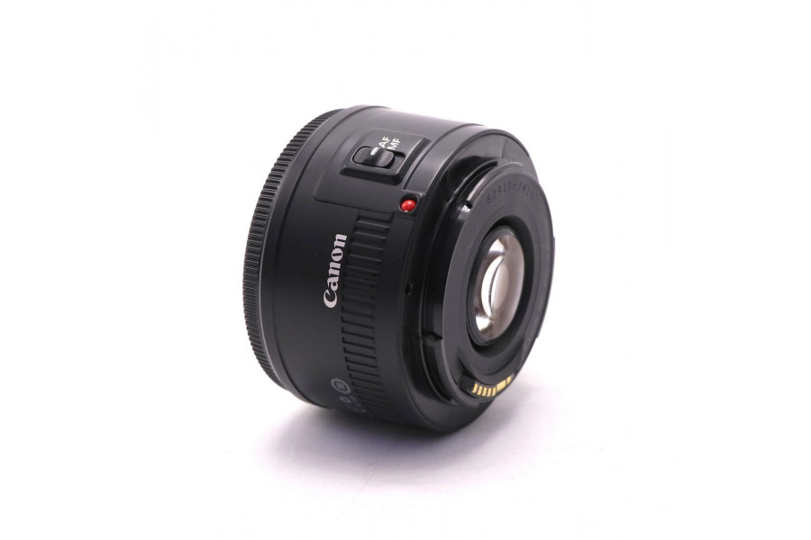 Стандартный Canon EF 50mm f/1.8 II в упаковке