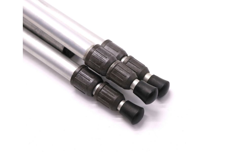 Серый металлический штатив времен советского союза