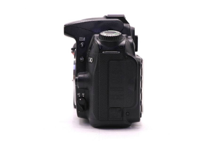 Nikon D90 body (пробег 94355 кадров)