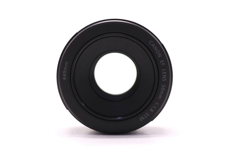 Стандартный Canon EF 50mm f/1.8 STM в упаковке
