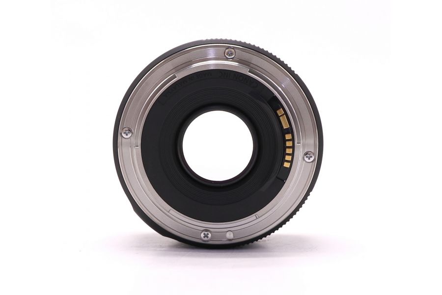 Стандартный Canon EF 50mm f/1.8 STM в упаковке