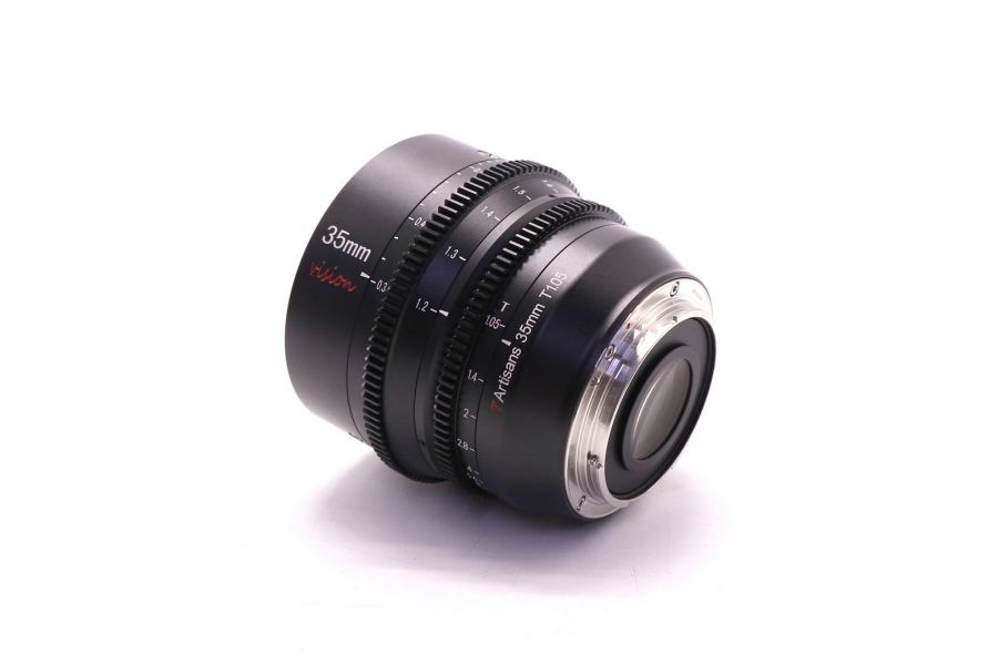 Объектив 7artisans 35mm T1.05 EOS-R в упаковке
