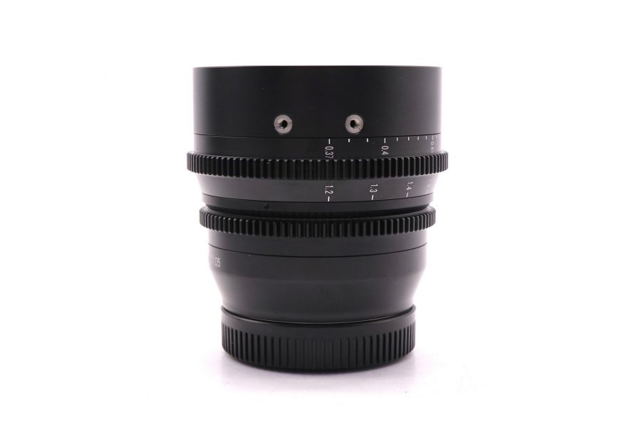 Объектив 7artisans 35mm T1.05 EOS-R в упаковке