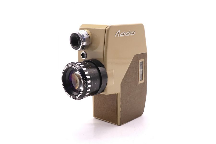 Кинокамера Лада бежевая (СССР, 1981)
