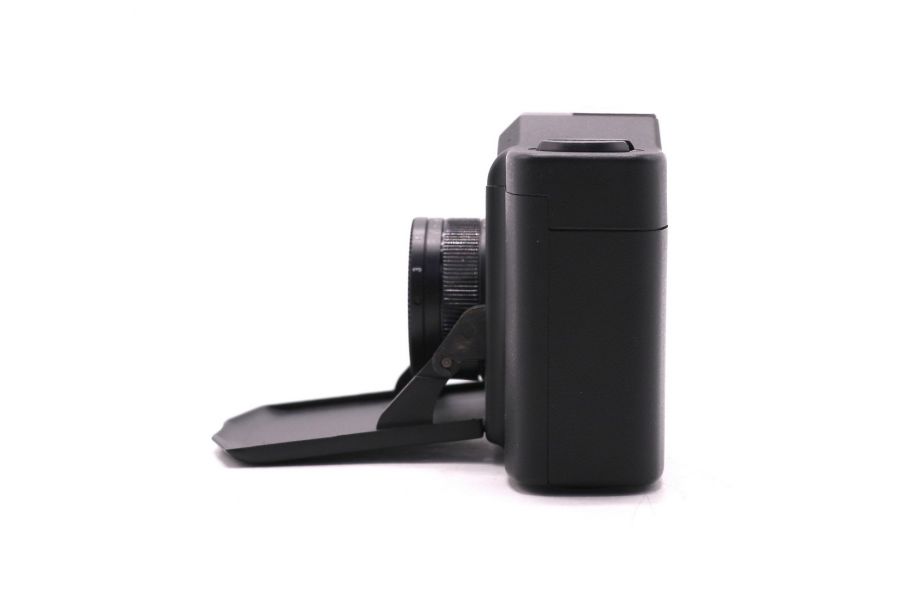 Миниатюрная 35-мм камера Minox 35 EL в упаковке