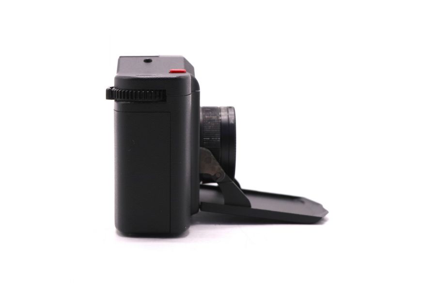 Миниатюрная 35-мм камера Minox 35 EL в упаковке