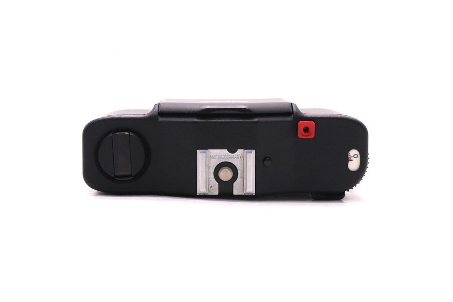 Миниатюрная 35-мм камера Minox 35 EL в упаковке