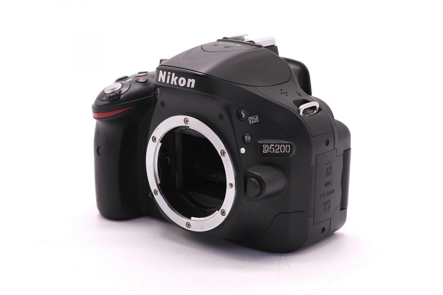 Фотокамера Nikon D5200 body (пробег 2920 кадров)