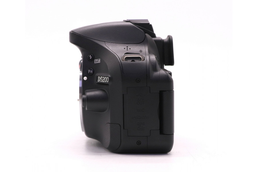 Фотокамера Nikon D5200 body (пробег 2920 кадров)