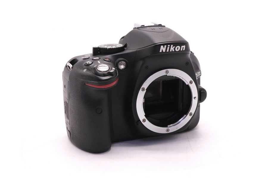 Фотокамера Nikon D5200 body (пробег 2920 кадров)