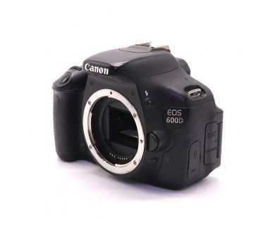 Камера Canon EOS 600D body (пробег 17500 кадров)