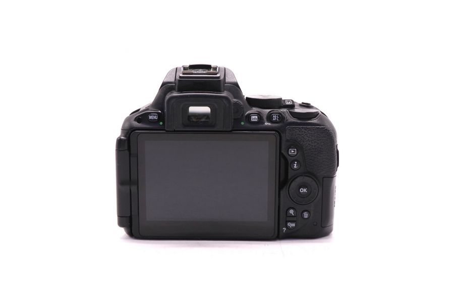 Nikon D5500 body (пробег 17075 кадров)