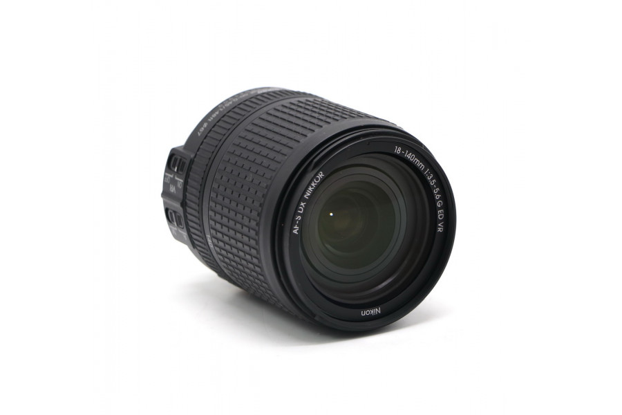 Объектив Nikon 18-140mm f/3.5-5.6G ED AF-S VR DX Zoom-Nikkor