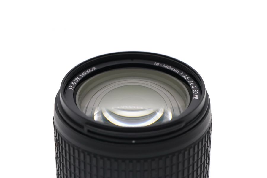 Объектив Nikon 18-140mm f/3.5-5.6G ED AF-S VR DX Zoom-Nikkor
